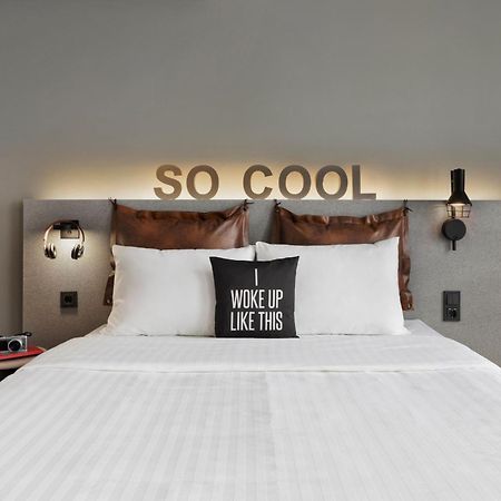 Moxy Duesseldorf City Экстерьер фото