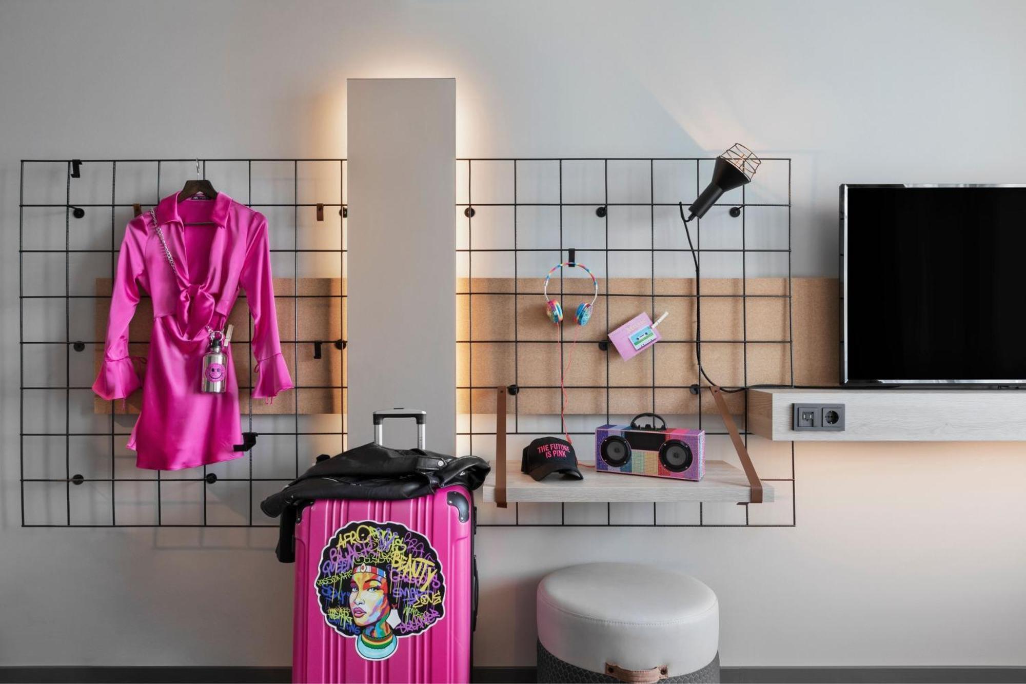 Moxy Duesseldorf City Экстерьер фото